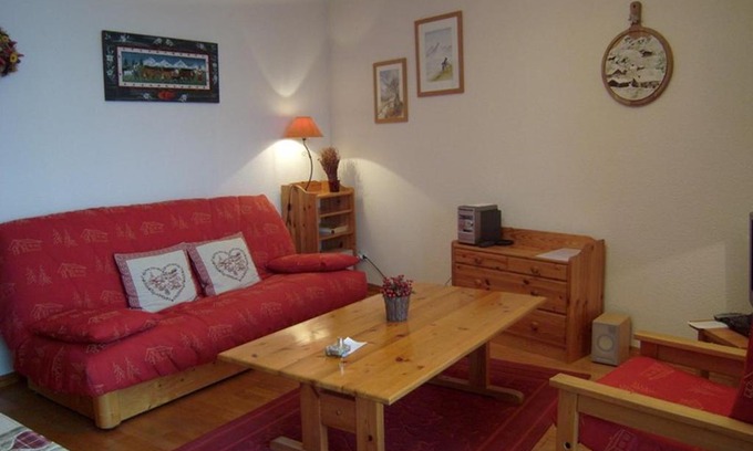 Crest-Voland Apartamento | Appartement pour 4 personnes à Crest-Voland, proche des pistes et commerces, avec parking et balcon exposé sud - FR-1-733-35