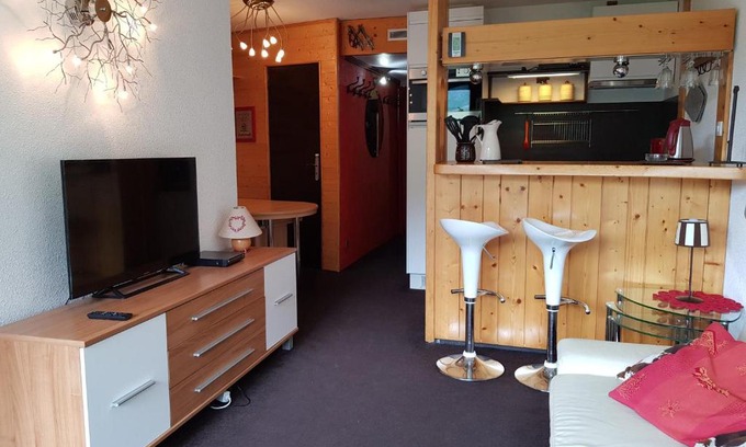 Arc-2000 Apartamento | Appartement rénové 6 personnes à Arc 2000, balcon, télé, DVD, casier à ski - FR-1-411-407