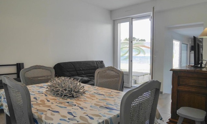Le Palais Apartamento | Appartement rénové en plein centre de Palais avec cour ensoleillée, proche du port, animaux acceptés - FR-1-418-222