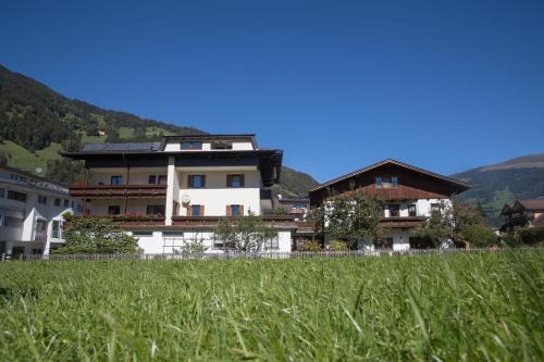 Zell am Ziller Apartamento | Appartement Schneeberger