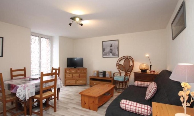Mont-Dore Apartamento | Appartement T2 avec Wifi au Centre du Mont-Dore, à 20m des Thermes, pour 5 personnes - FR-1-608-183