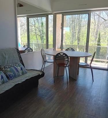 Buzet-sur-Tarn Apartamento | Appartement T2 face au golf