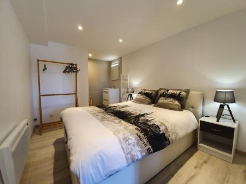 Bourgoin-Jallieu Apartamento | Appartement T2 proche gare et centre Bourgoin