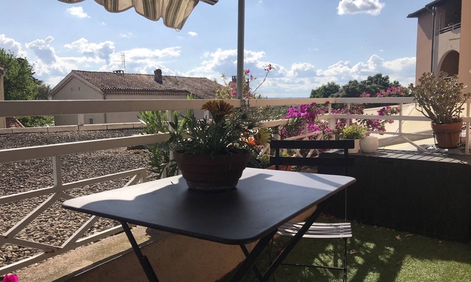 Les Angles Apartamento | Appartement Terrasse au Calme à 10 mn du Centre D'avignon, Avec Piscine Commune