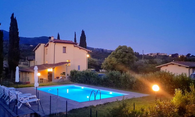 Bivio Pozzo Apartamento | Apartamento con piscina de 30 minutos de Florencia, jardín privado, parking, Wi-Fi