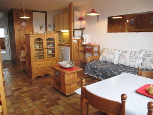 Plagne Centre Apartamento | Appt ski-in/ski-out avec lit gigogne et casier à skis - FR-1-351-57