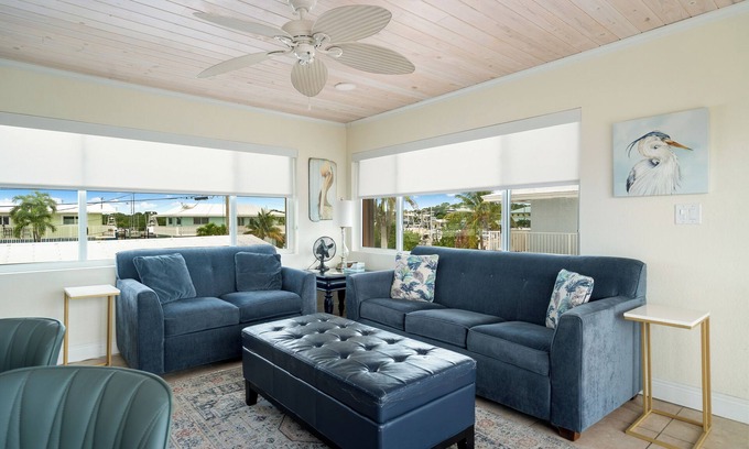 Key Largo Apartamento | Terrific Waterfront 1 BR, Se admiten mascotas, Opción de deslizamiento de embarcaciones, MM 99. 5, 28 Nt min.