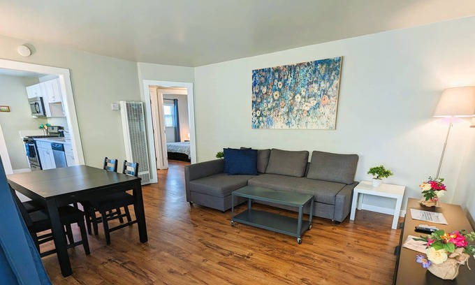 Logan Heights Apartamento | Apt #1, 2 bedroom / 1 bathroom, 8 min to Downtown!