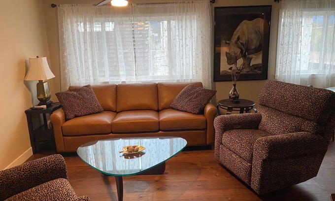 Carpinteria Apartamento | Apt 13: Unique unit steps to the beach, minimum 31 day rent