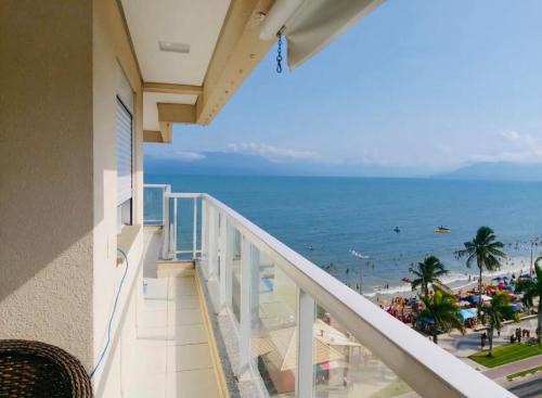 Martim de Sa Apartamento | Apt Pé na Areia Martim de Sá Churrasq Varanda