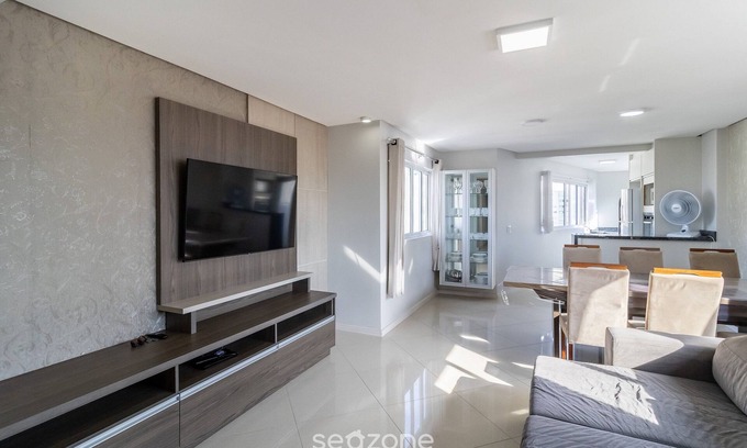 Centro Apartamento | Apt w Parking Near Beach nd Restaurants BC Yvd1301