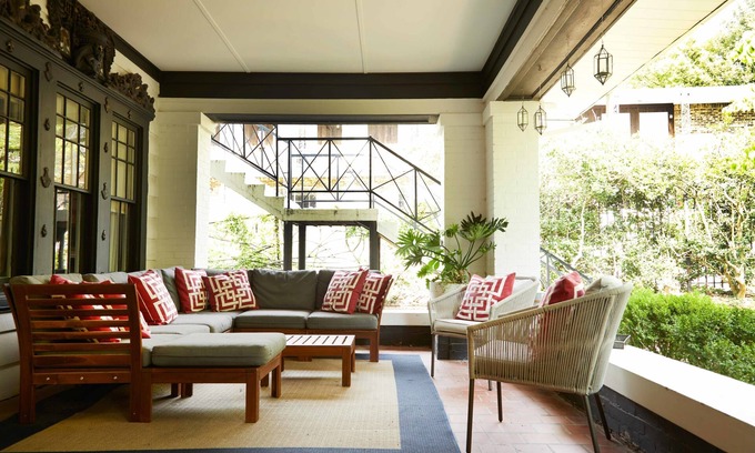 Crestline Heights Apartamento | Apt1 Edenbrae - Serene Walkable Modern Retreat Named Best in Bham