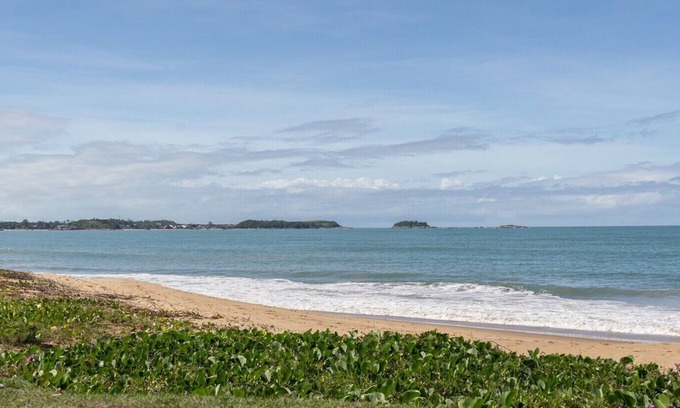 Rio das Ostras Apartamento | Apto com Wi-fi a 950m da Praia da Tartaruga