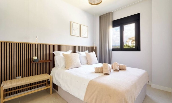 Nueva Milla de Oro Apartamento | Aranya's Garden View