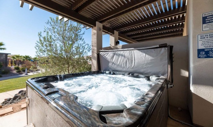 Santa Clara Casa | Arcadia 22 | Poolside Location * 2 Living Rooms * Sleeps 18 * Fireplace
