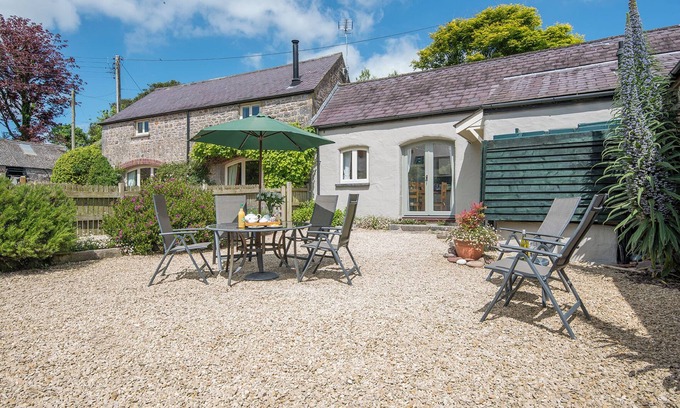 Stackpole Cabaña | Arch Barn, Holiday Cottage St Twynnells, Nr Bosherston | Stackpole, Sleeps 6, 3 bedrooms, bathrooms