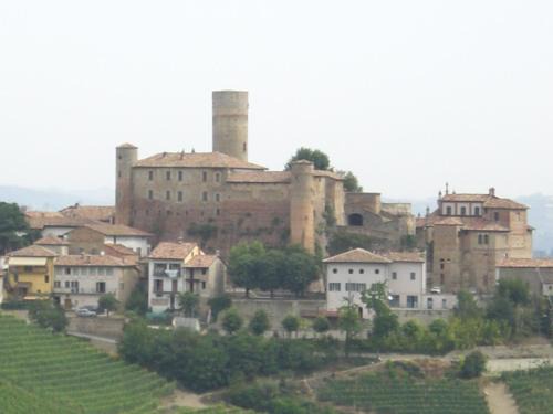 Monforte d'Alba Cama Y Desayuno | Arco Dei Nobili