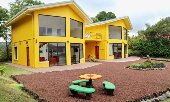 Nuevo Arenal Casa | Arenal Lakeview Villa