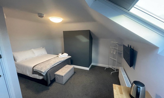 Basingstoke Hotel | Arlan House, Superb Basingstoke Hotel - Room 15