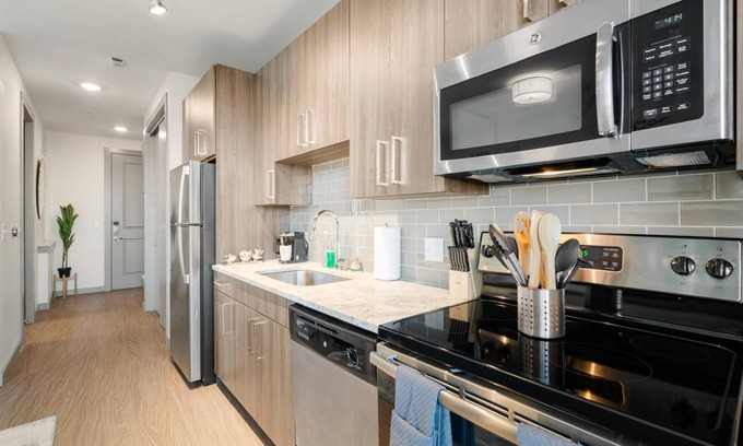 Central Arlington Apartamento | Arlington Stylish Studio Apartment