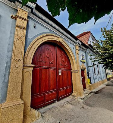 Gherla Hotel | Armenopolis - Adults Only