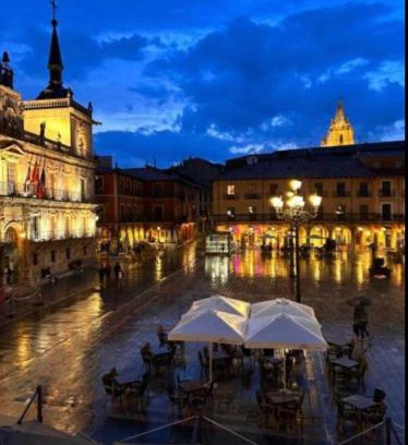 Centro histórico de León Cama Y Desayuno | Arquitecto de la Vida - Plaza Mayor