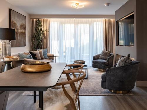 Isle of Arran Casa | Arran Shores Luxury Shorefront Garden Terrace Apartment 6