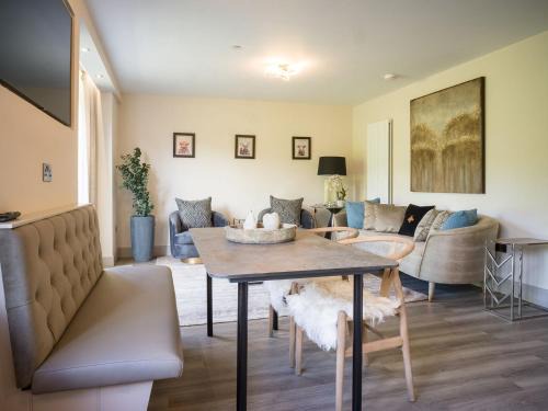 Isle of Arran Casa | Arran Shores Luxury Shorefront Garden Terrace Apartment 7