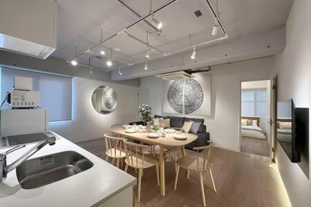 Hiroshima City Centre Apartamento | Art Bldg by b hotel - Modern 2BR City Center for 8ppl