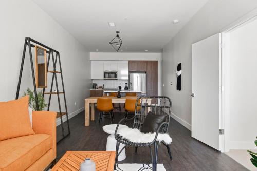 Highland Casa | Art Inspired Stay | Espadin LoHi