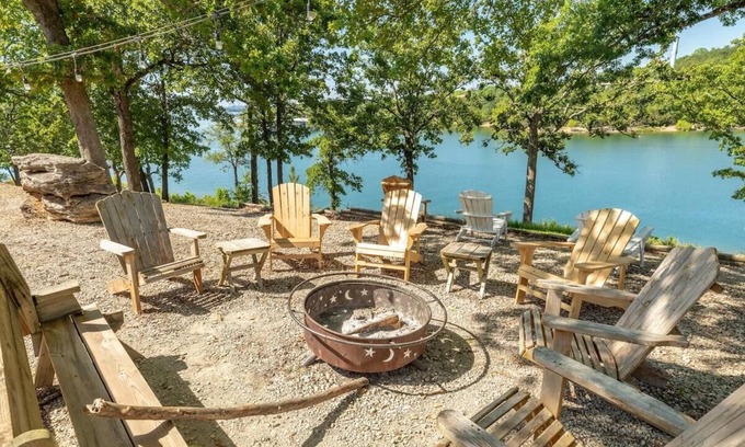 Indian Point Cabina | Artilla Cove Cabin 8- Lakeview- BBQ Area- Pool!