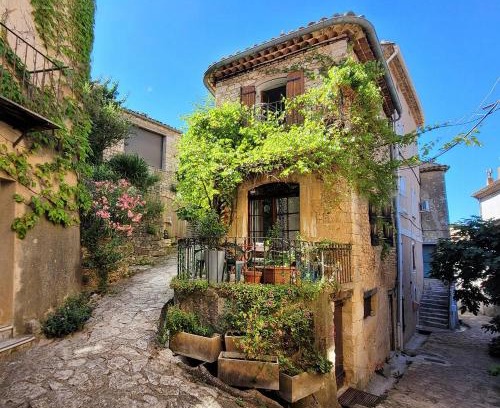Simiane-la-Rotonde Casa | Artist's House In The Heart Of Simiane-La-Rotonde