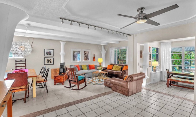 South Palm Park Neighborhood Association Apartamento | Artístico Mágico Apt., 3 Bedr, 3 baños, impresionante jardín, piscina, cerca de la playa
