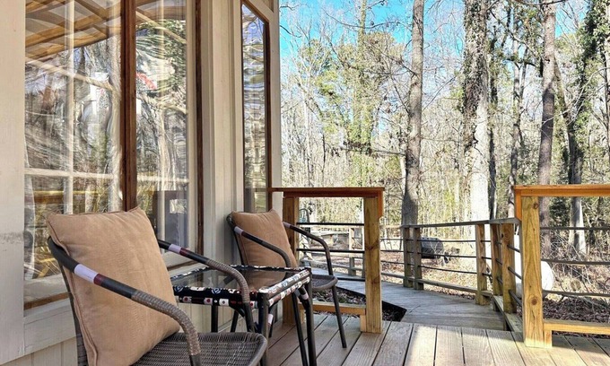 Pittsboro Casa | Artistic Nature Retreat w/Private Patio 1370