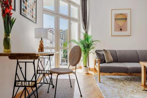 Praga Apartamento | Artistic Nest near Port PRAGA by VAYA STAYS