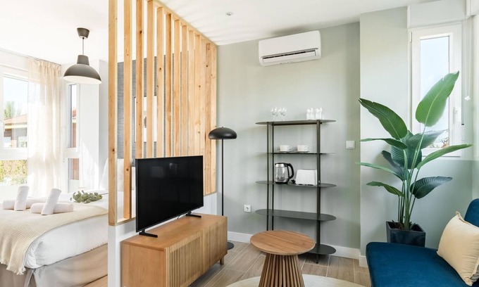 Ciudad Lineal Apartamento | Arturo Soria Stays by Charming VI - recién renovado con Parking