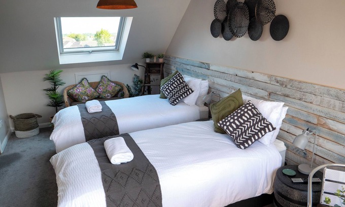 Arundel Cama Y Desayuno | Arundel gorgeous en suite twin room with easy parking plus breakfast