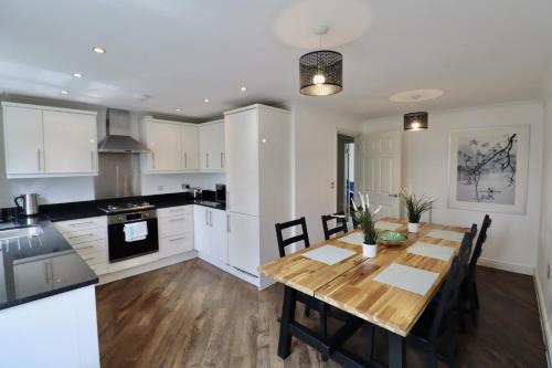 Ascot Casa | Ascot Four Bedroom House With Garden