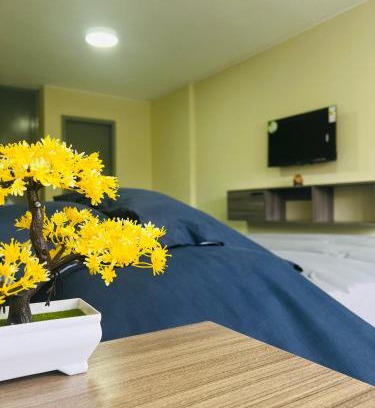 Quito Casa | AShostEcuador, Quito, rooms & suits, Quito cerca parque La Carolina