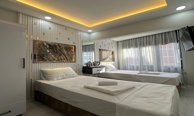 Fatih Cama Y Desayuno | ASIL KOSOVA HOTEL