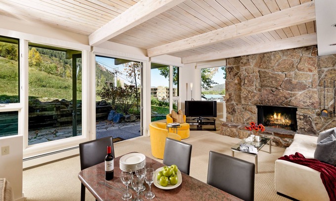 Aspen Condominio | Aspen Alps Spacious 3 Bedroom Apartments - Full Kitchen, Free Wifi & Parking