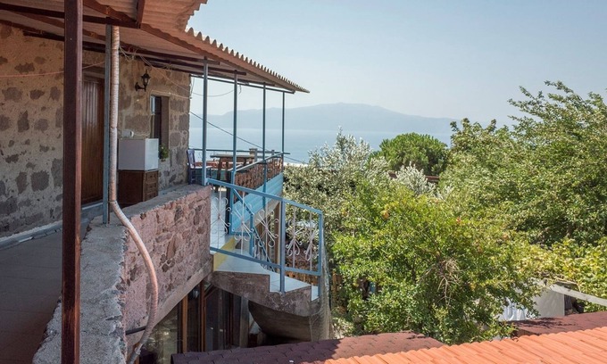 Behram Casa | Assos Akropol Pansiyon