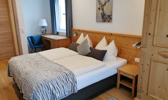Sankt Wolfgang im Salzkammergut Apartamento | Apartment WALDHORN in a prime location with private beach for 2 people