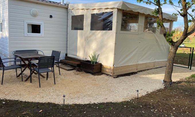 Saint-Sylvestre-sur-Lot Casa | At the gateway to the Perigord and Lot regions, mobile home in a rural setting