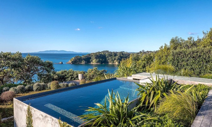 Oneroa Casa | Atatu Clifftop - Stay Waiheke