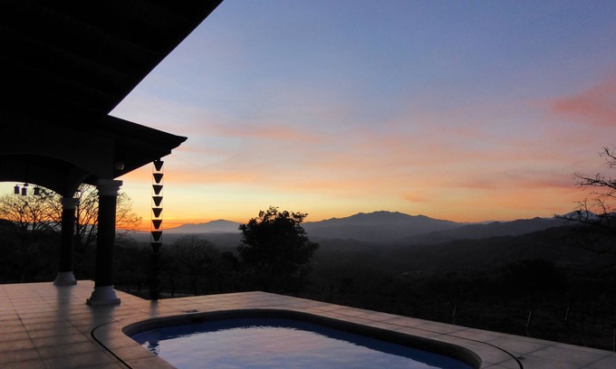 Escobal Casa | El paraíso de los amantes de las aves de Atenas - Vistas increíbles al valle de las montañas - Habitaciones con aire acondicionado