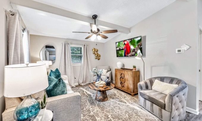 Dallas Casa | ATH - Dallas-2BR - Pet Friendly-Tranquil (Cole)