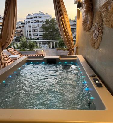 Attiki Apartamento | Athens Top Cozy Penthouse With Spa 5' to Metro