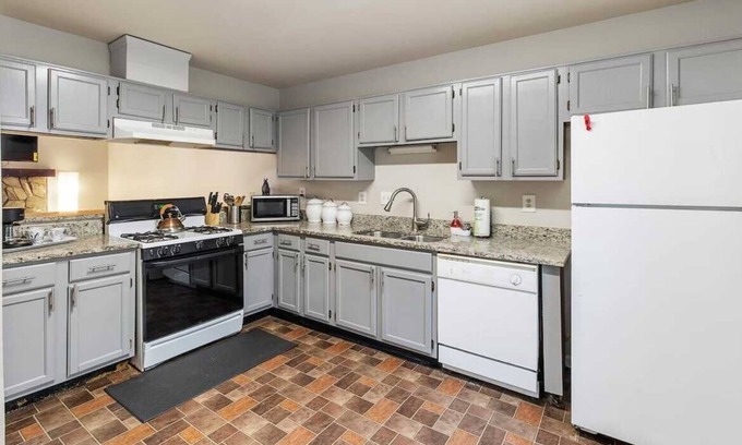 Hapeville Casa | Atlanta Comfy Casa (5 mins from Airport)