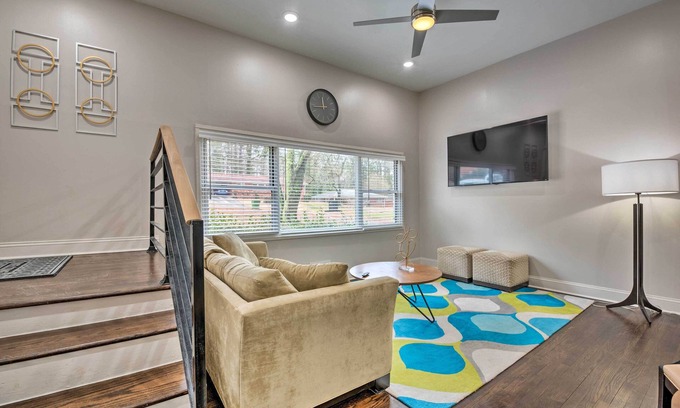 Church Street Casa | Atlanta Retreat w/ Deck in Greenbriar Area!